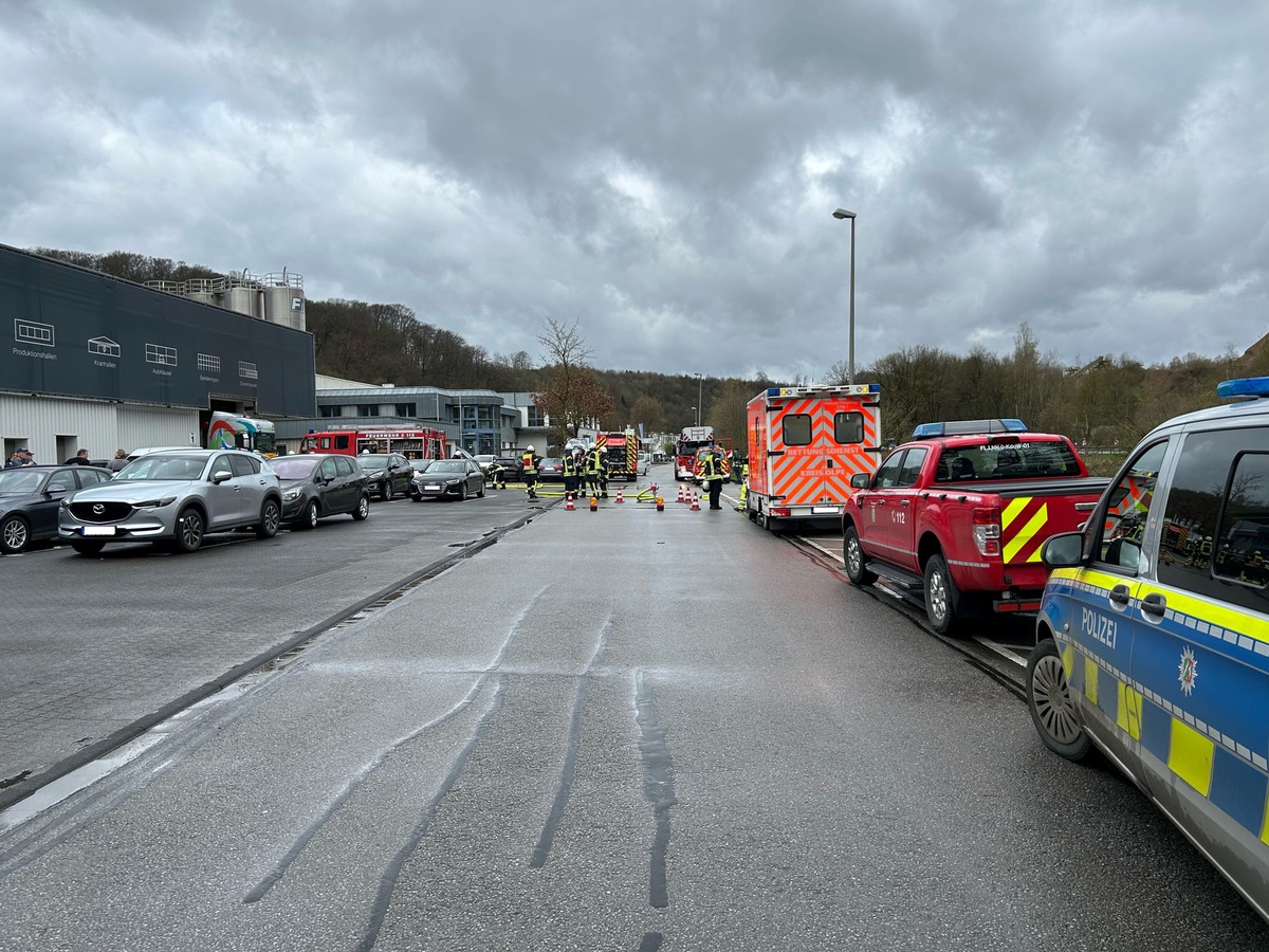 FW-OE: Einsatzreicher Morgen für die Feuerwehr Lennestadt