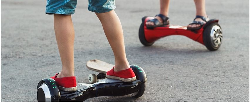 POL-GÖ: (410/2018) Göttingen: Verbotene Fahrt auf der Bürgerstraße, Polizei stellt motorisiertes Skateboard sicher, Verkehrssicherheitsberater Jörg Arnecke klärt auf