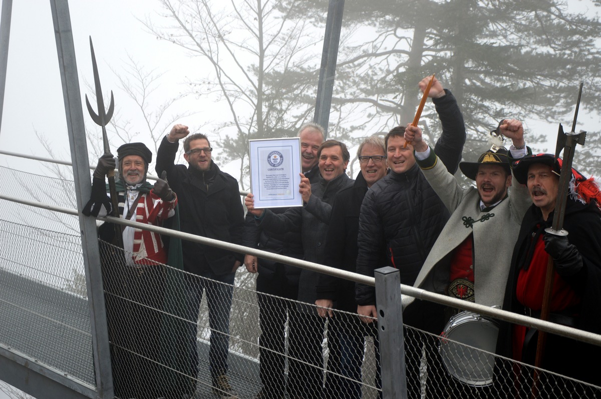 Guinness World Rekord für die highline179 - BILD