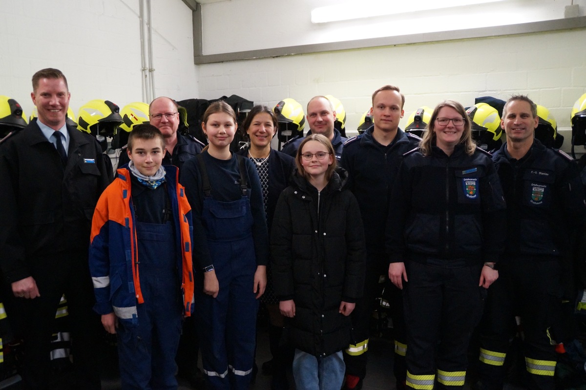 FW Wathlingen: Jahreshauptversammlung der Jugendfeuerwehr Adelheidsdorf-Großmoor - Neue Jugendsprecher gewählt und neue Bekleidung erhalten