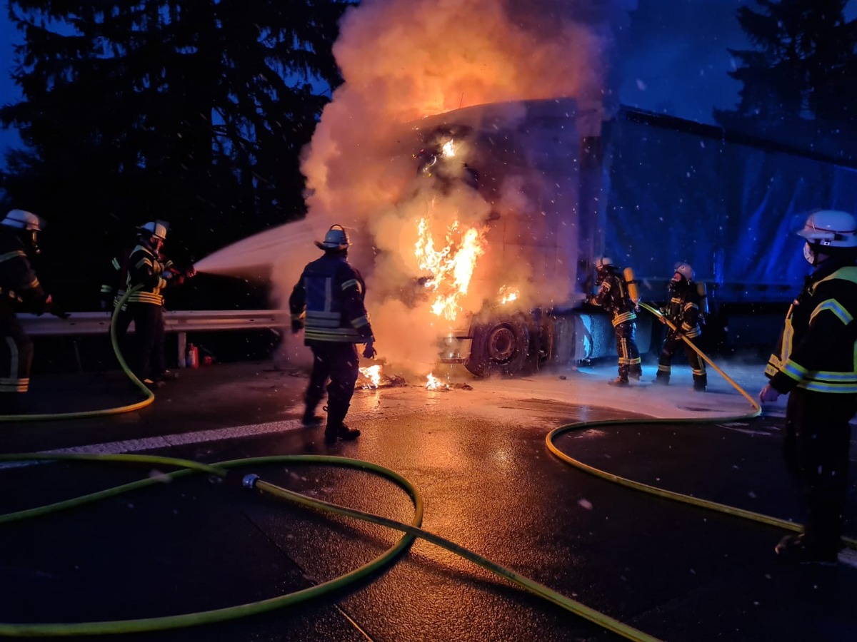 POL-PPTR: Brand eines Lkw auf der A1 bei Flußbach