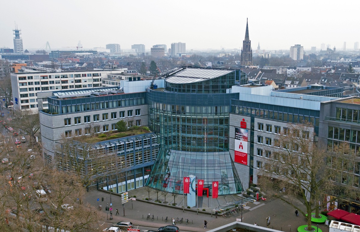 Sparkasse KölnBonn modernisiert ihre Zentrale am Kölner Rudolfplatz - Fertigstellung voraussichtlich Ende 2025