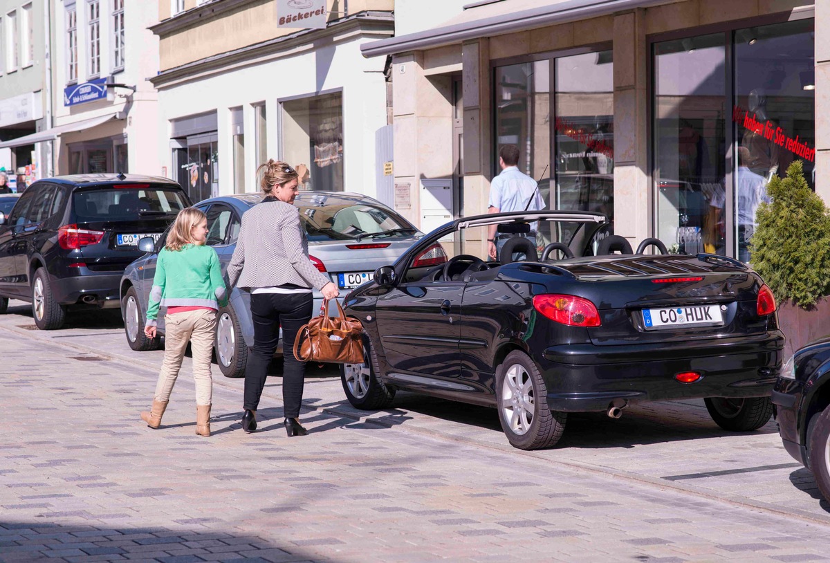 Tipps für den Alltag: Verdeck auf oder zu? / Wer Diebstahl leichtfertig ermöglicht, riskiert Versicherungsschutz (FOTO)