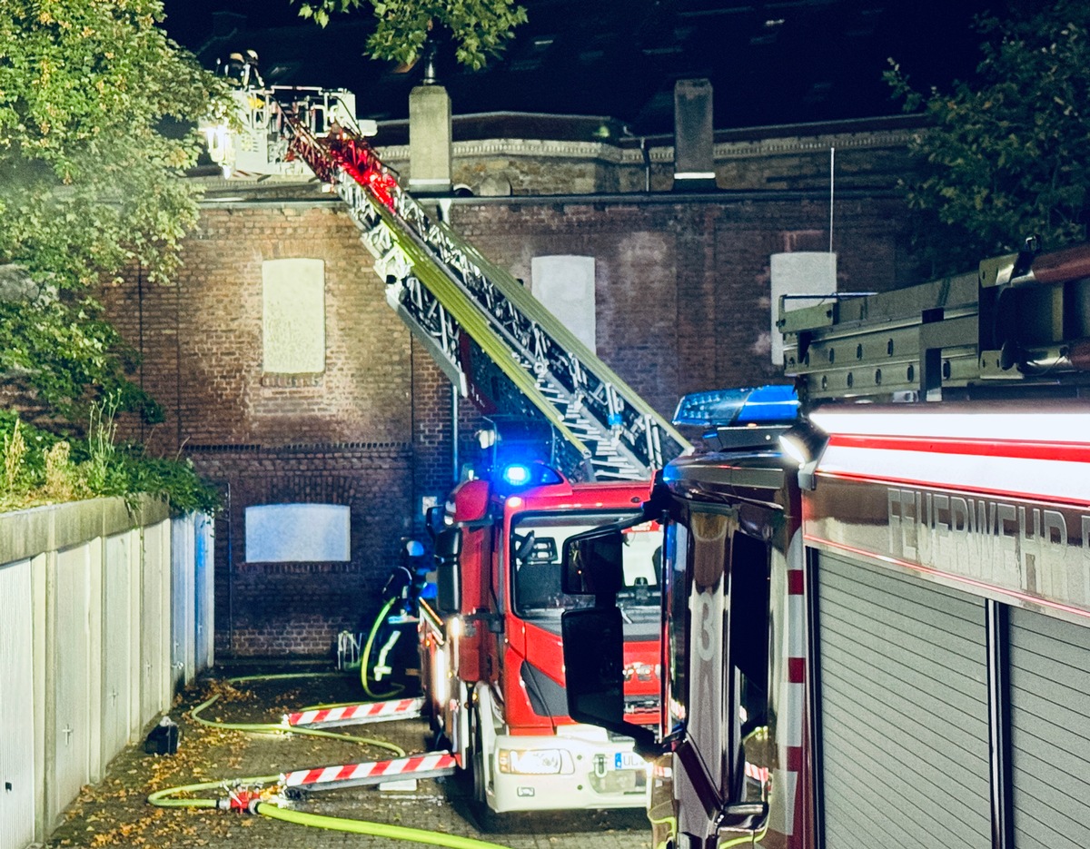 FW-BO: Dachstuhlbrand in Bochum Langendreer