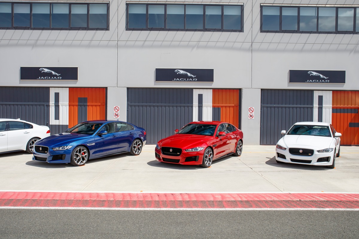 Jaguar lädt zur dynamischen XE Roadshow: Kick-Off in Egelsbach (FOTO)