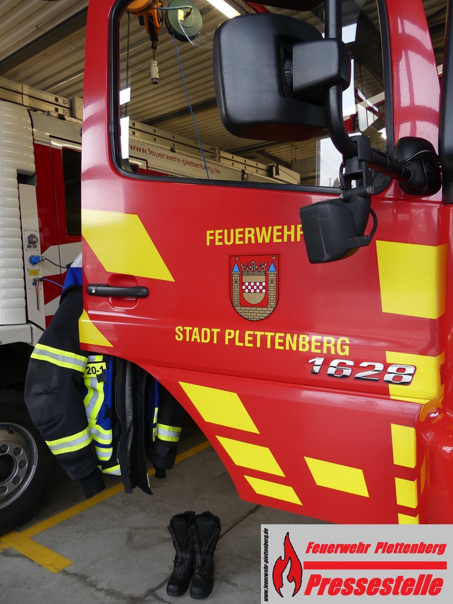 FW-PL: OT-Köbbinghauser Hammer. Containerbrand in Industriebetrieb