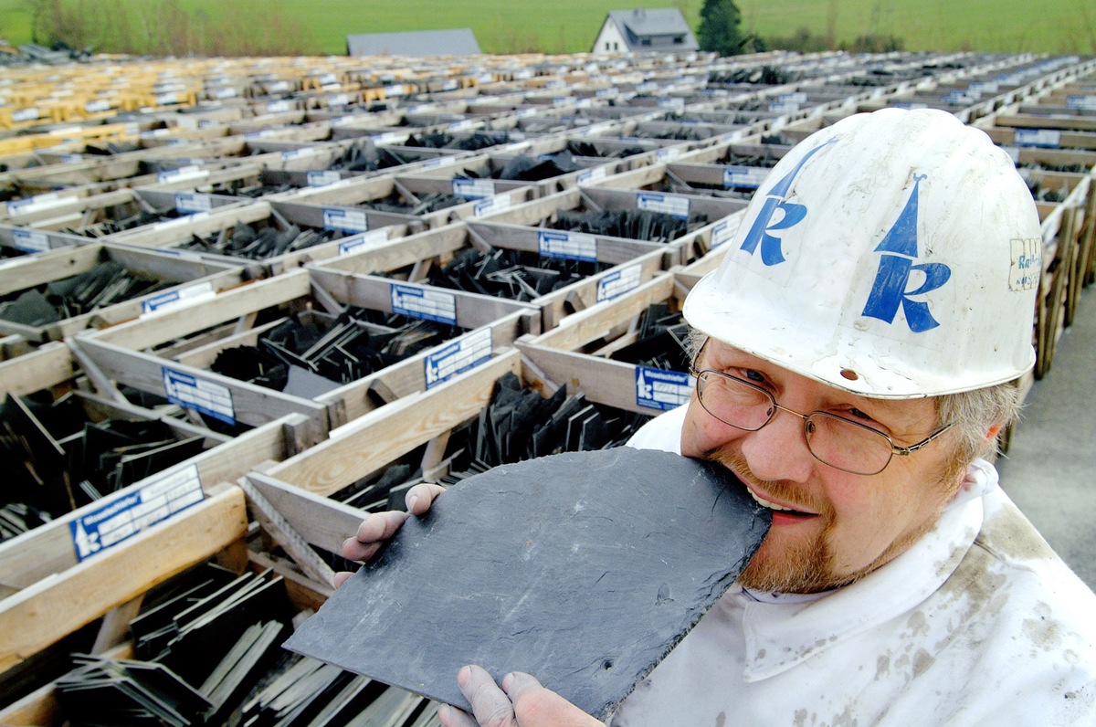 Schiefer auf den ersten Biss: Geologen prüfen Qualität mit dem Gaumen