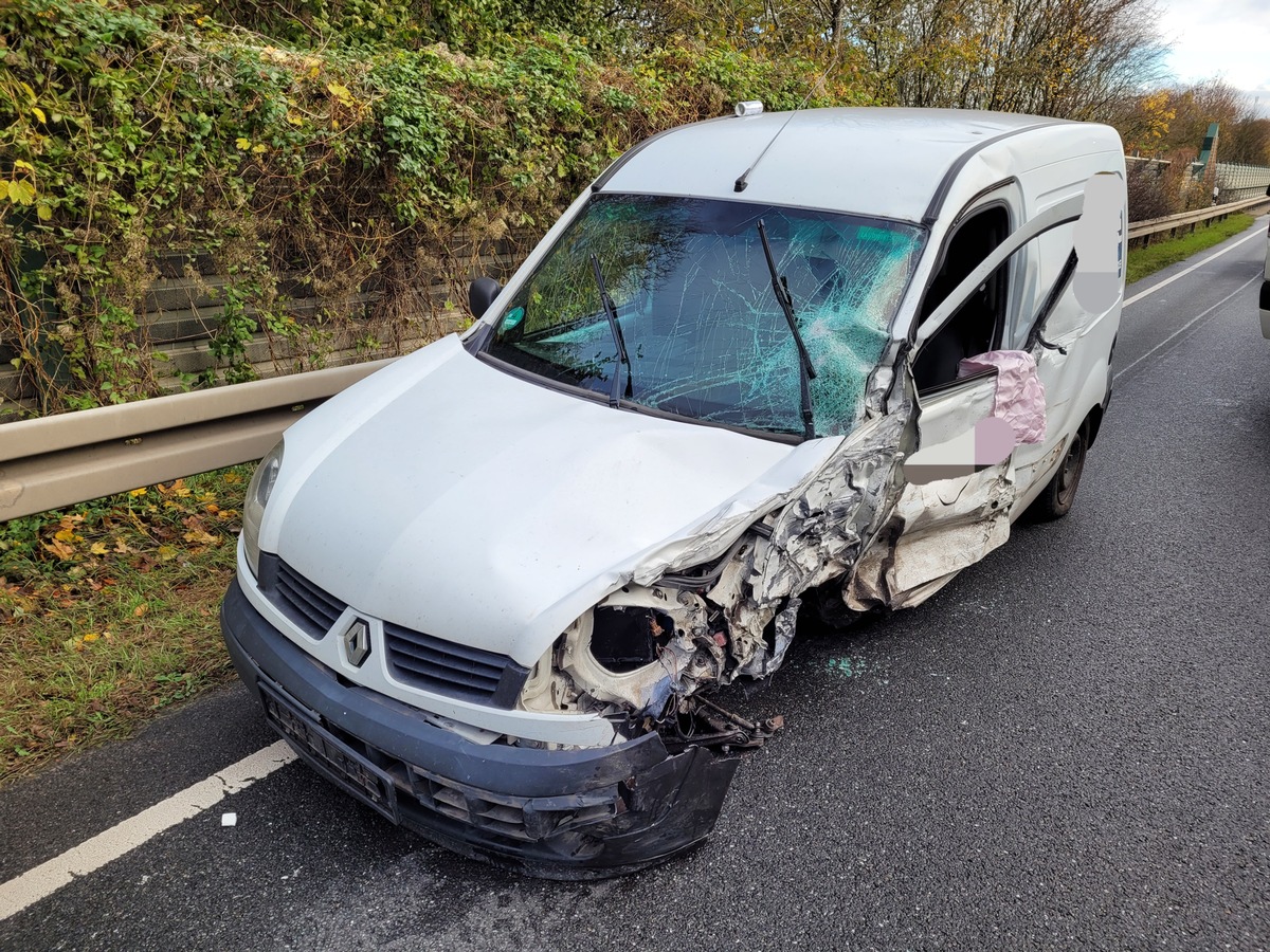 POL-NI: Schwerer Verkehrsunfall auf der B6 / Lemker Berg mit drei beteiligten Pkw und drei verletzten Personen