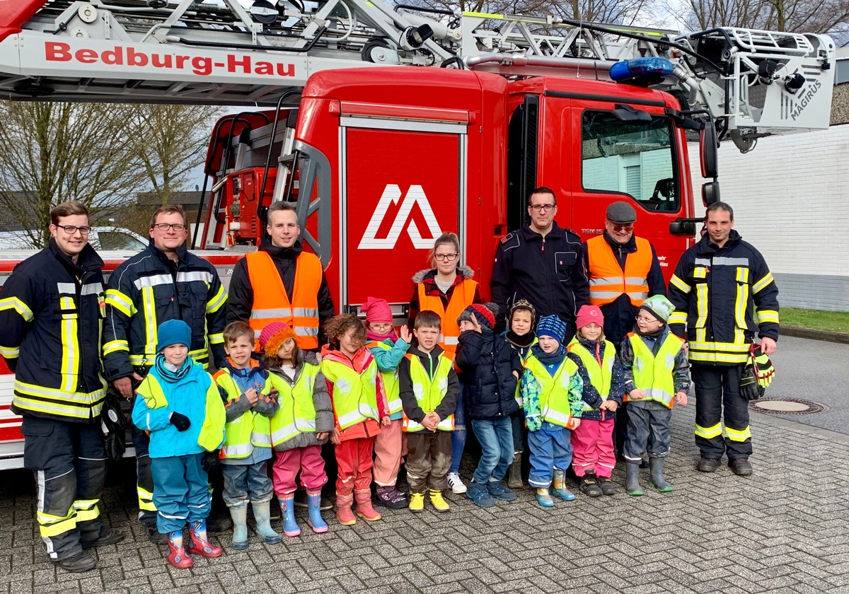 FW-KLE: Freiwillige Feuerwehr Bedburg-Hau lädt Kinder zur Brandschutzerziehung ein und gibt Einblicke in die Feuerwehr-Arbeit