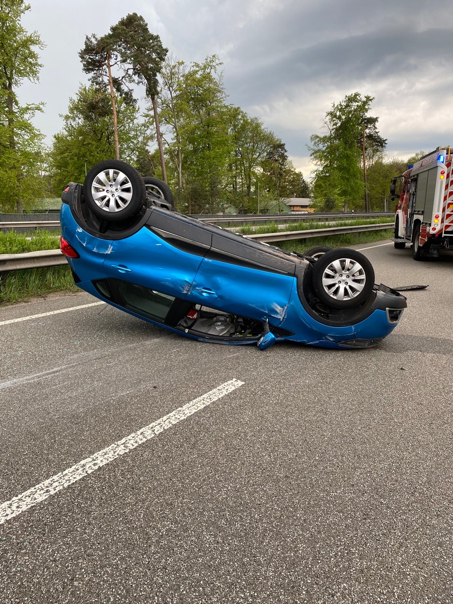 POL-PDKL: Zeugenaufruf nach Verkehrsunfallflucht.....