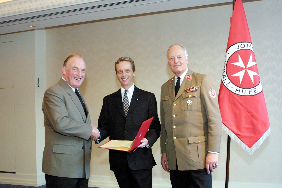 Früherer Generalinspekteur der Bundeswehr wird neuer Präsident der Johanniter-Unfall-Hilfe / Hans-Peter von Kirchbach heute offiziell ins Amt eingeführt