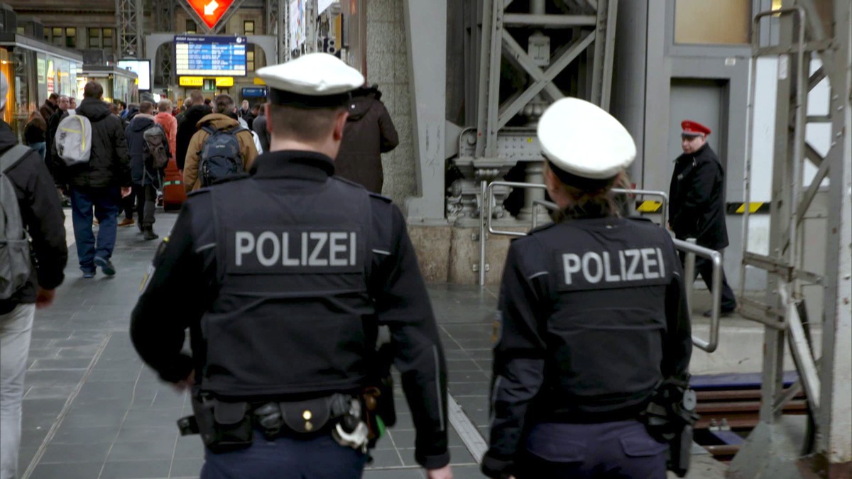 &quot;Mensch Polizist - Mein Leben in Uniform&quot;