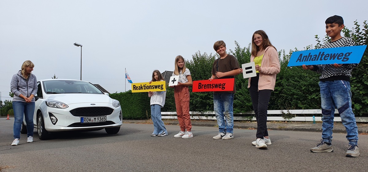 POL-NI: &quot;Achtung Auto&quot; am Schulzentrum Hoya / Eine Kooperation zwischen ADAC und Polizei Hoya