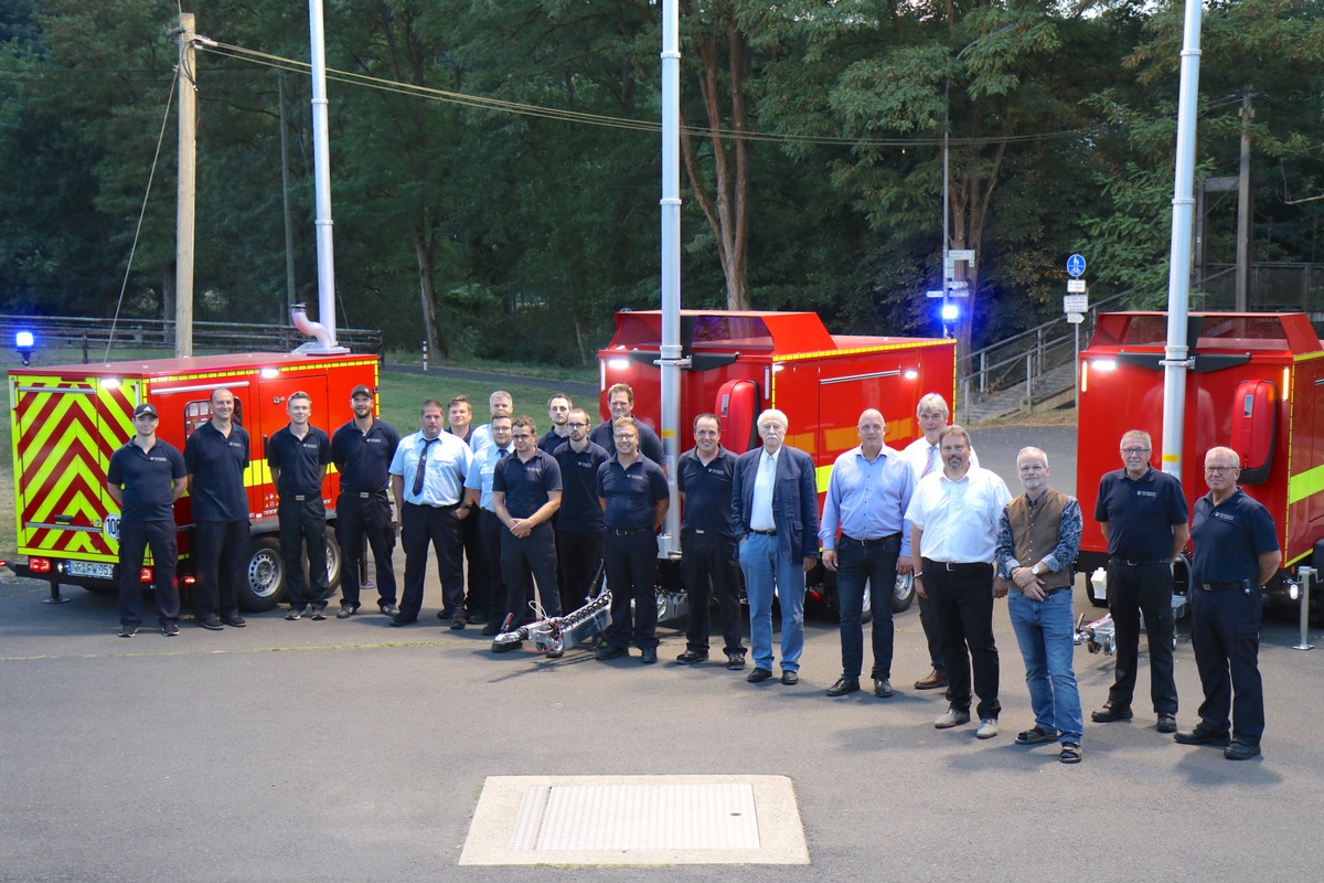 Altenhofen: Feuerwehr segnet neuen Anbau, Fahrzeug und Stromerzeuger ein -  56Aktuell