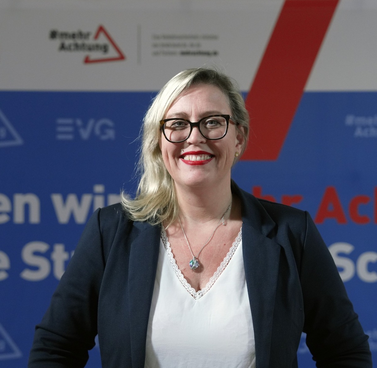 EVG Sachsen-Anhalt: Landesvorsitzende Janina Pfeiffer fordert #mehrAchtung