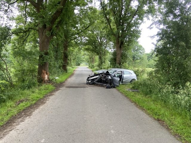 POL-STD: 83-jährige Autofahrer bei Unfall zwischen Harsefeld und Hollenbeck schwer verletzt