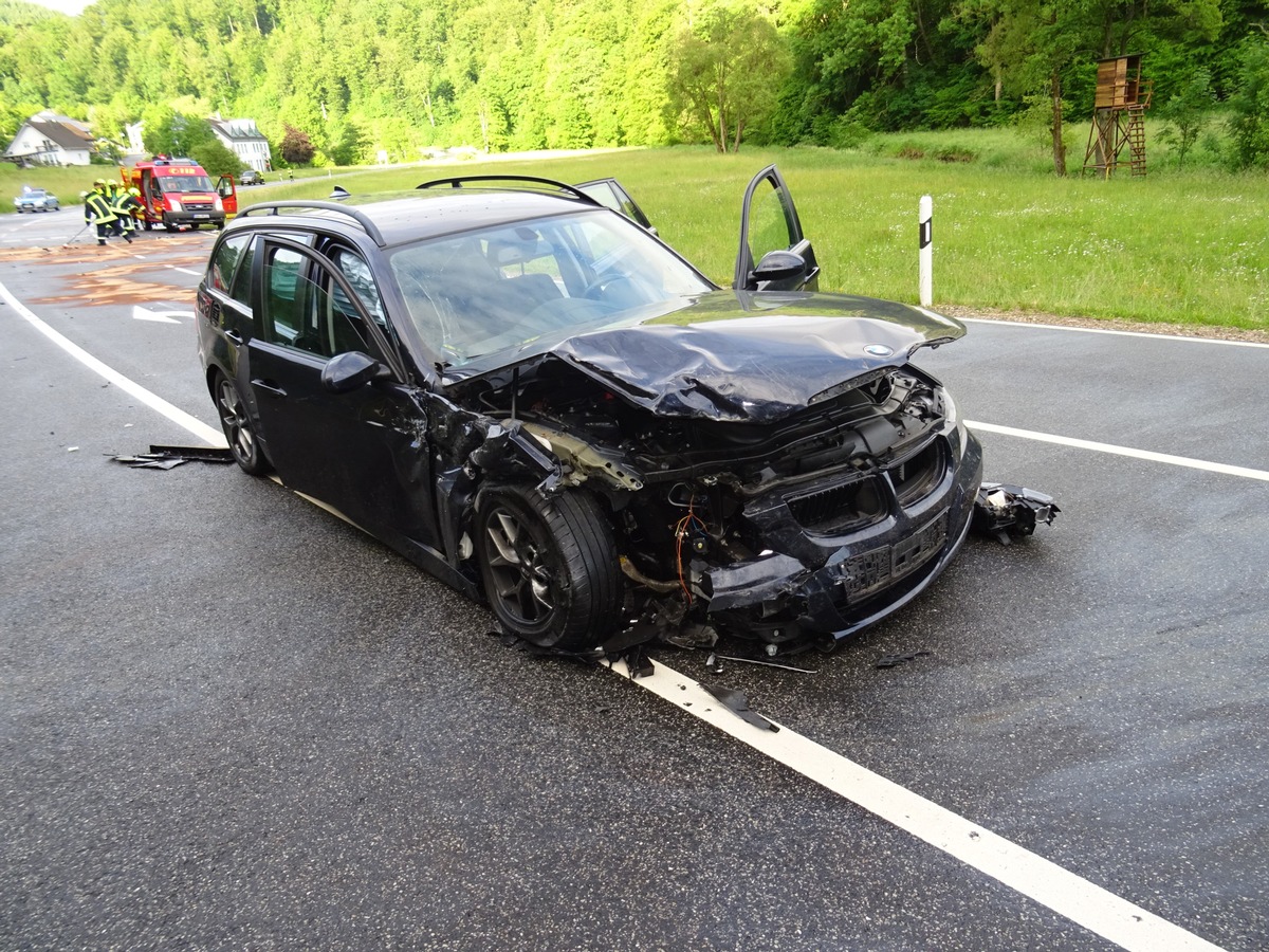 POL-PDWIL: Verkehrsunfall mit drei verletzten Personen