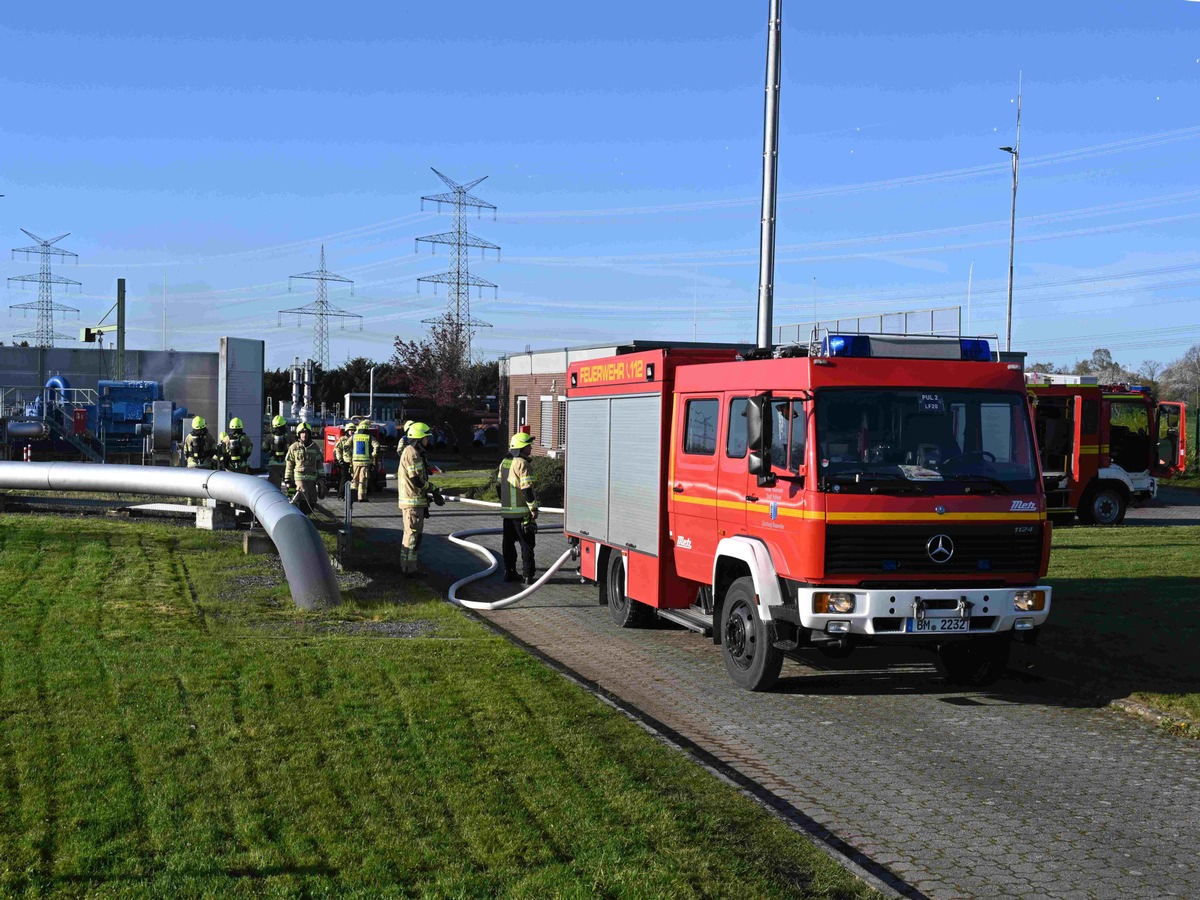 FW Pulheim: Brand in einer Pumpstation