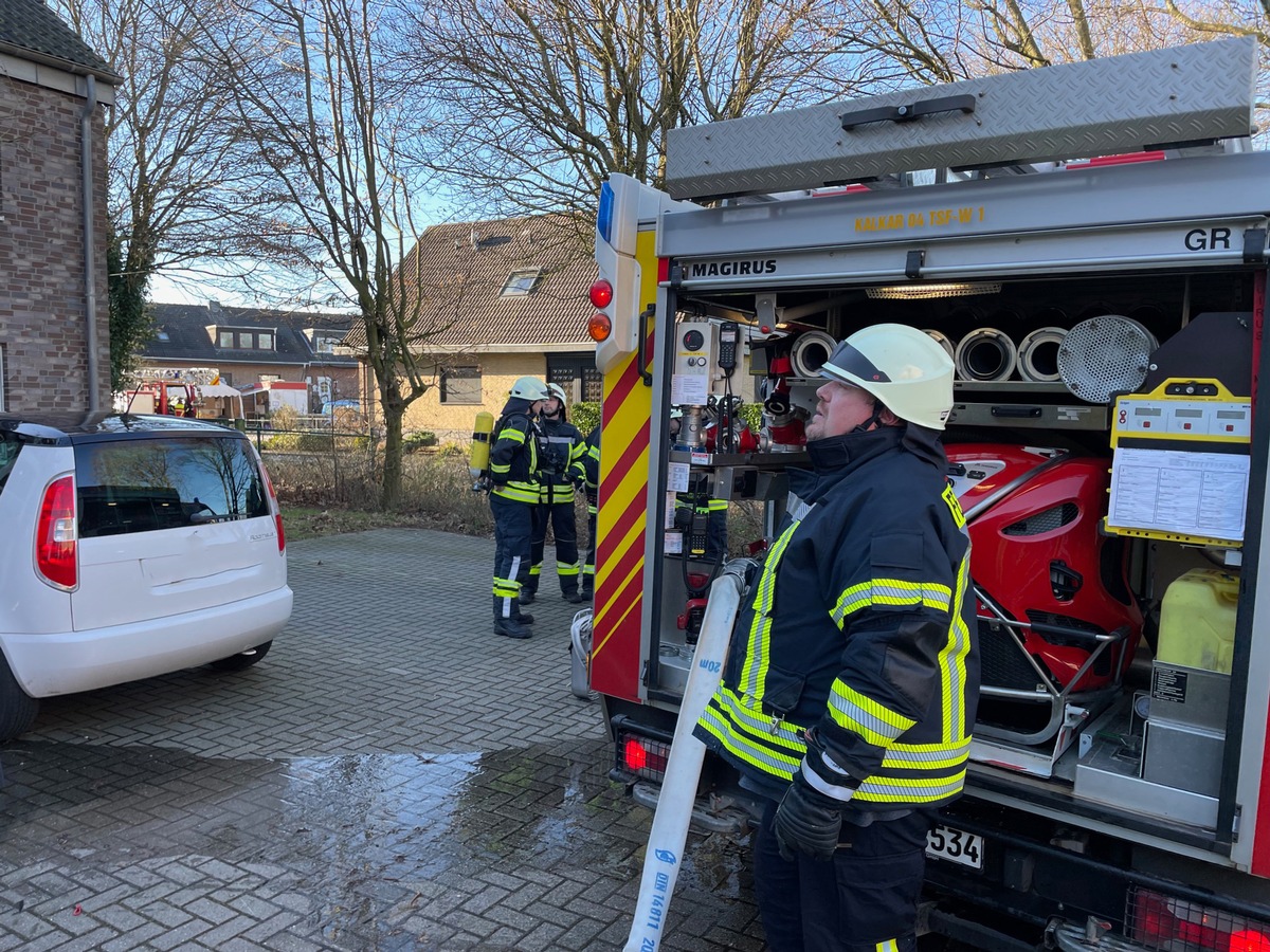 Feuerwehr Kalkar: Wohnungsbrand in Kalkar Grieth