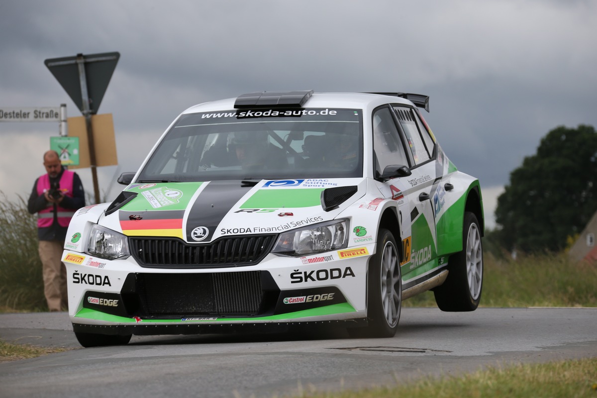 SKODA Youngster Fabian Kreim feiert ersten Sieg im neuen Fabia R5 (FOTO)