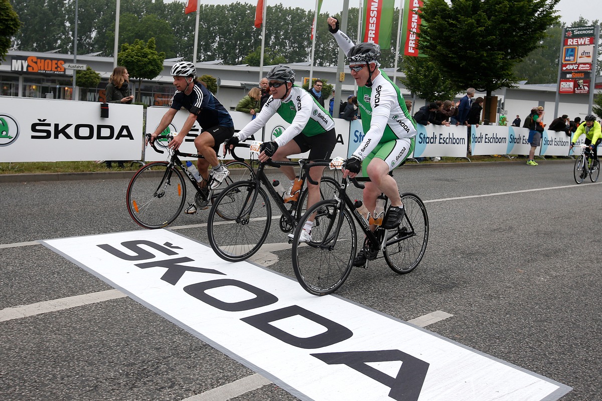 SKODA erneut Partner des Radrennklassikers &#039;Rund um den Finanzplatz Eschborn-Frankfurt&#039; (FOTO)