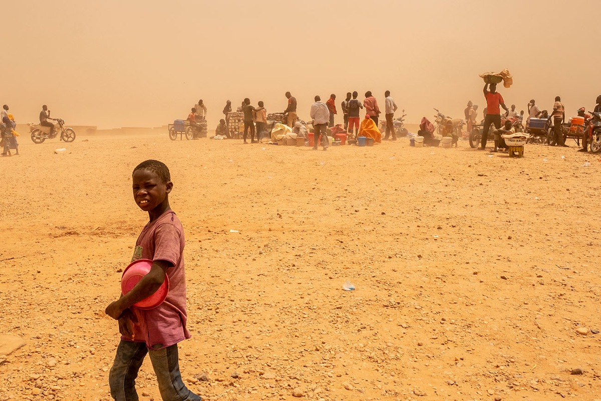 UNICEF: 559 milioni di bambini sono frequentemente colpiti da ondate di calore. Da qui al 2050, saranno oltre due miliardi.