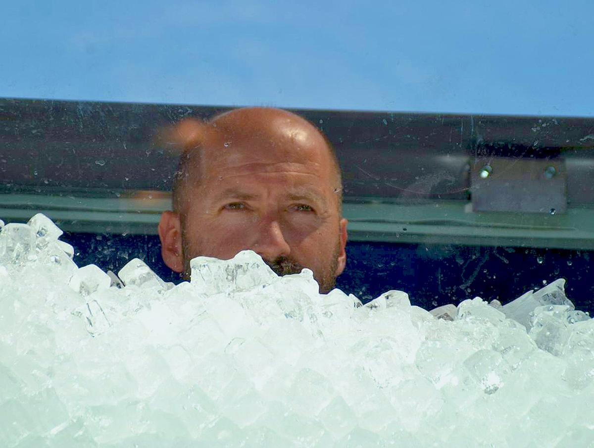 Längster Ganzkörper-Eiskontakt erhält offiziellen Eintrag im RID-Rekordregister - Österreichischer Extremsportler Josef Köberl mit Weltrekordurkunde zertifiziert