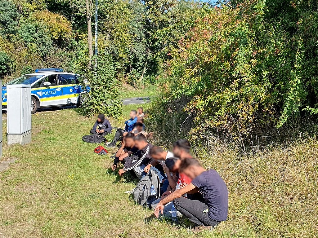 BPOLI DD: Großaufgriff - 25 Geschleuste in Dresden-Klotzsche aufgegriffen