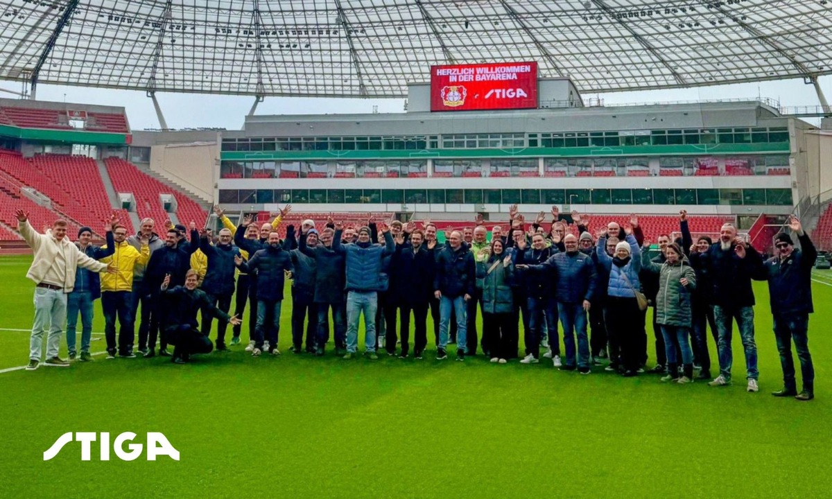 Greenkeeper-Tag in der BayArena Leverkusen: STIGA präsentiert neues Sportplatz-Konzept