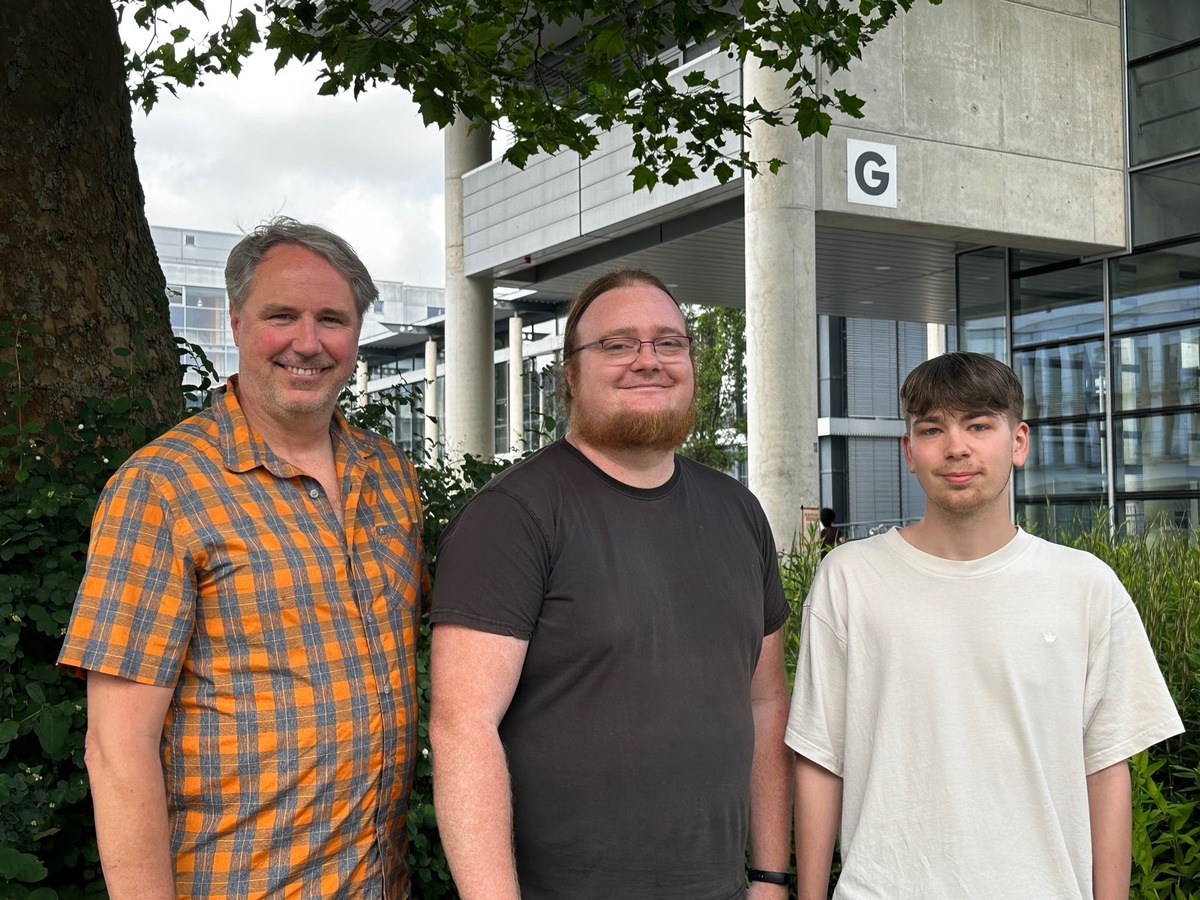 Zwei neue Auszubildende im Bereich IT der Universität Koblenz - Pressemitteilung der Universität Koblenz