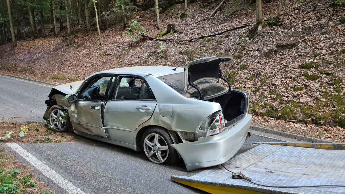 POL-PDLD: Verkehrsunfall unter Drogeneinfluss und ohne Führerschein