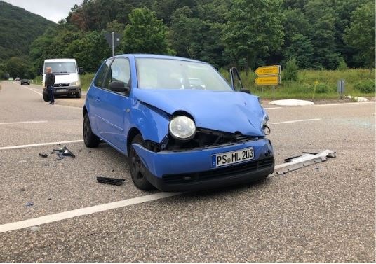 POL-PDLD: Verkehrsunfall mit 2 Leichtverletzten