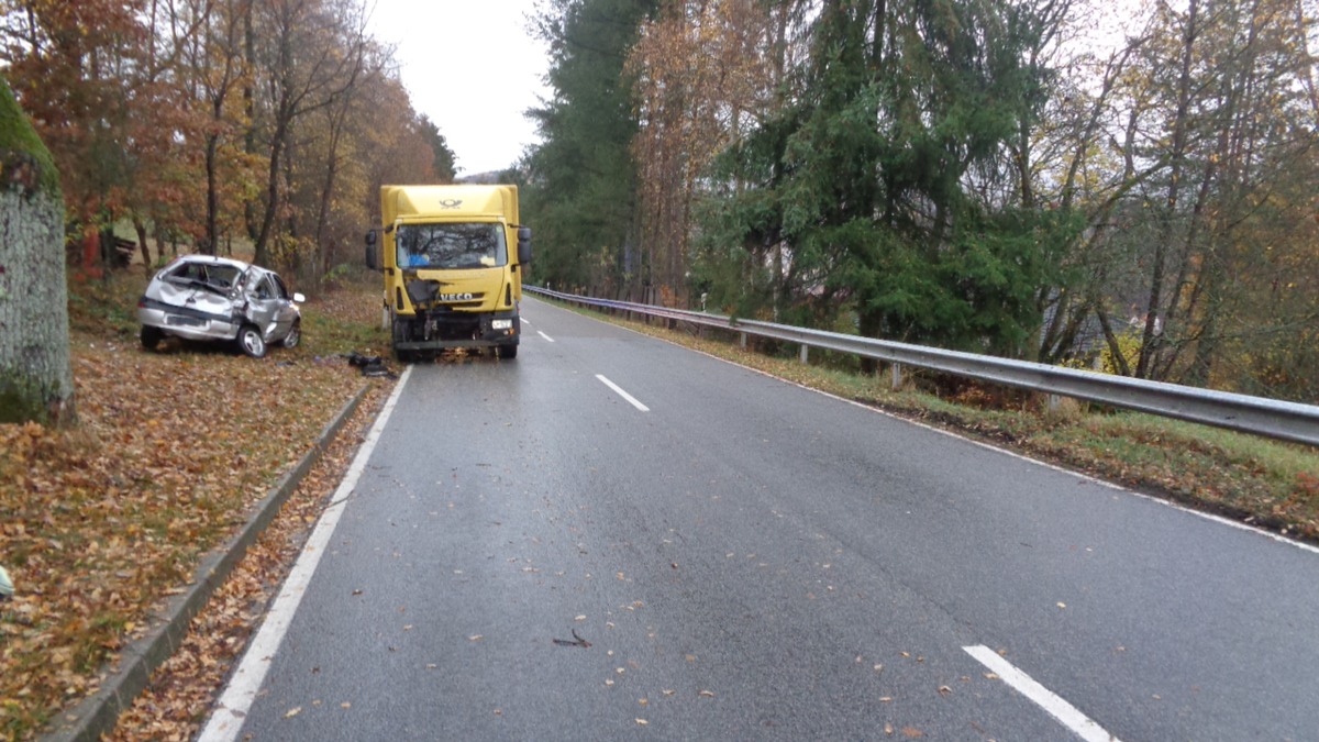 POL-PDKL: Verkehrsunfall mit verletzter Frau