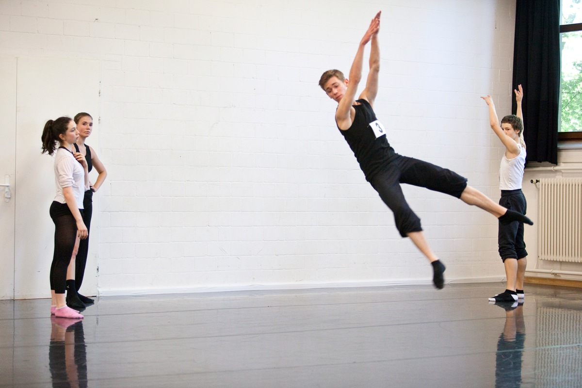 Pour-cent culturel Migros: concours de danse 2011  La fine fleur des jeunes artistes danseurs