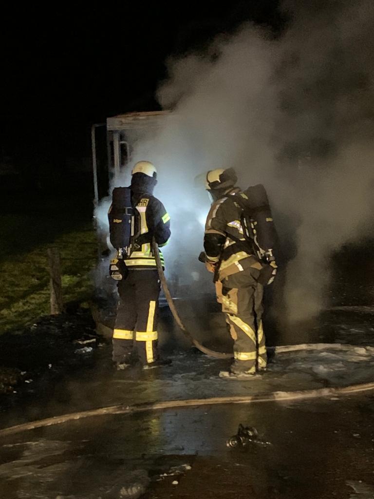 FW-Schermbeck: Radlader brannte auf der Marienthaler Straße