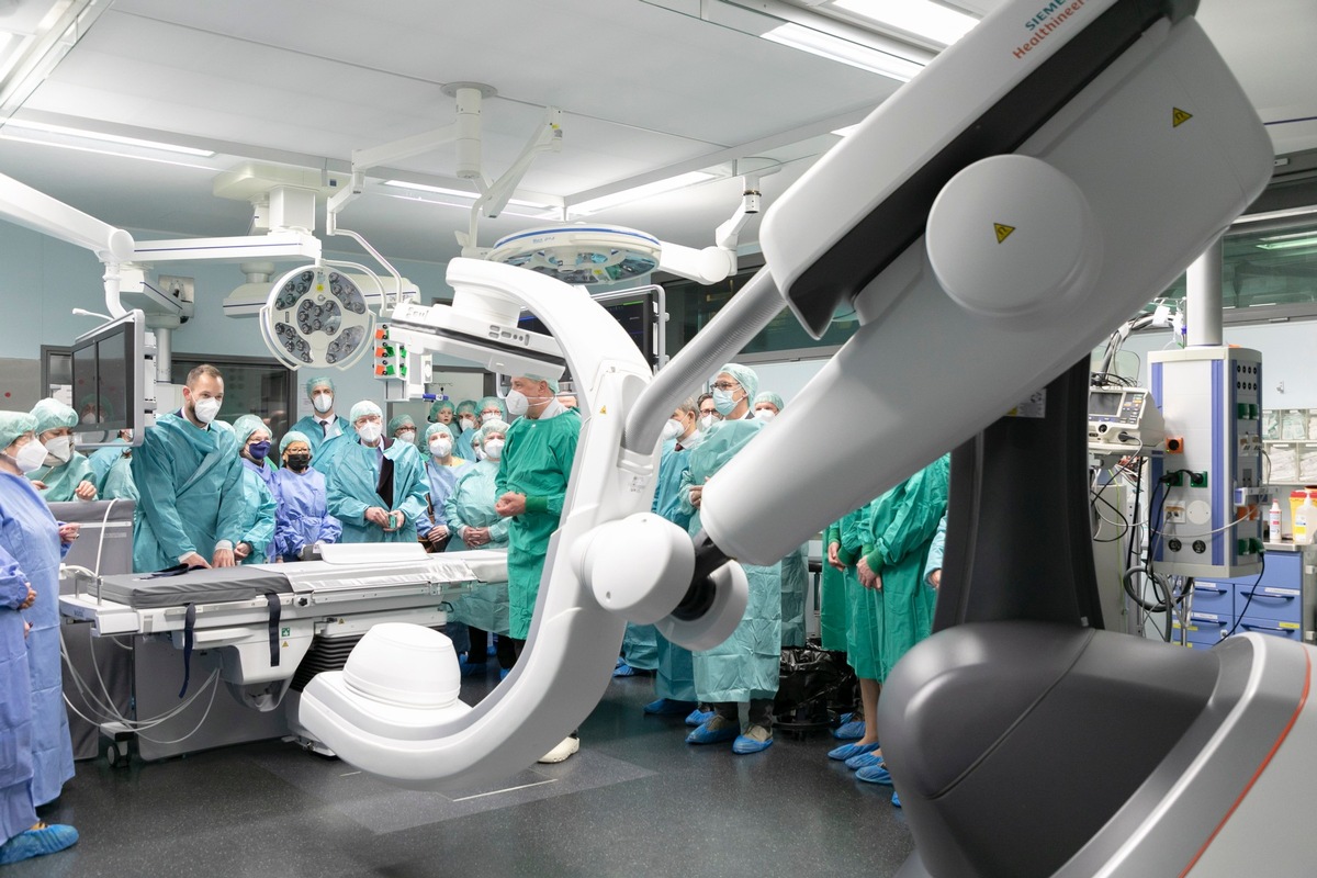 Klinikum Nürnberg rüstet Hybrid-Operationssäle mit innovativen Bildgebungs-Robotern aus