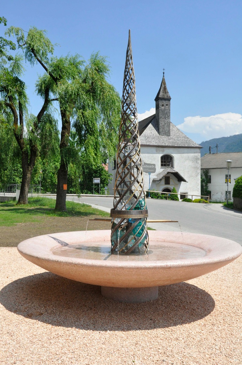 Kramsacher Heil- und Thermalwasser-Brunnen eröffnet  - BILD