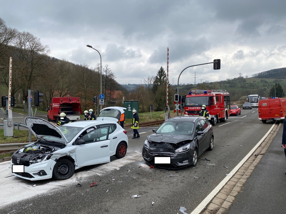 POL-PDKL: Zwei Leichtverletzte bei Verkehrsunfall