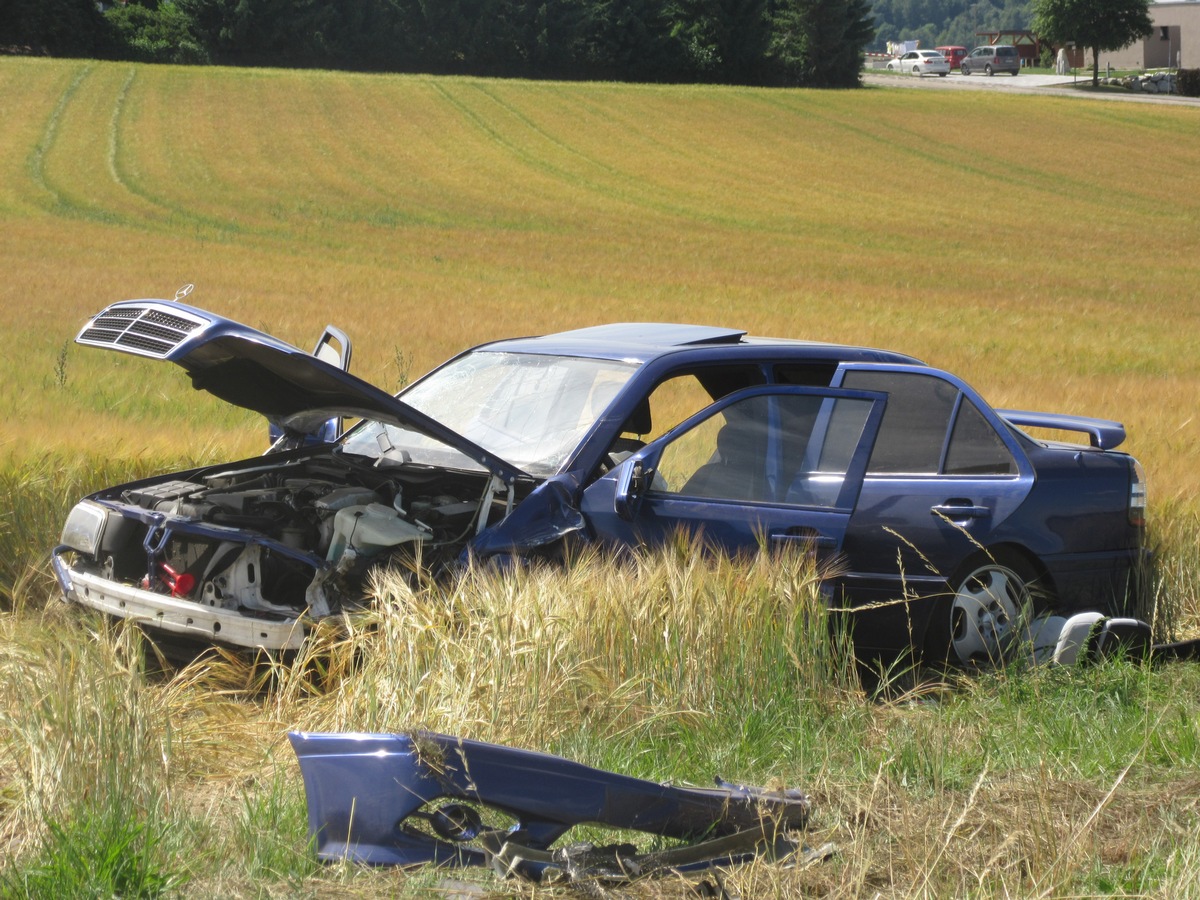 POL-PPTR: Schwerer Verkehrsunfall auf der Hunsrückhöhenstraße