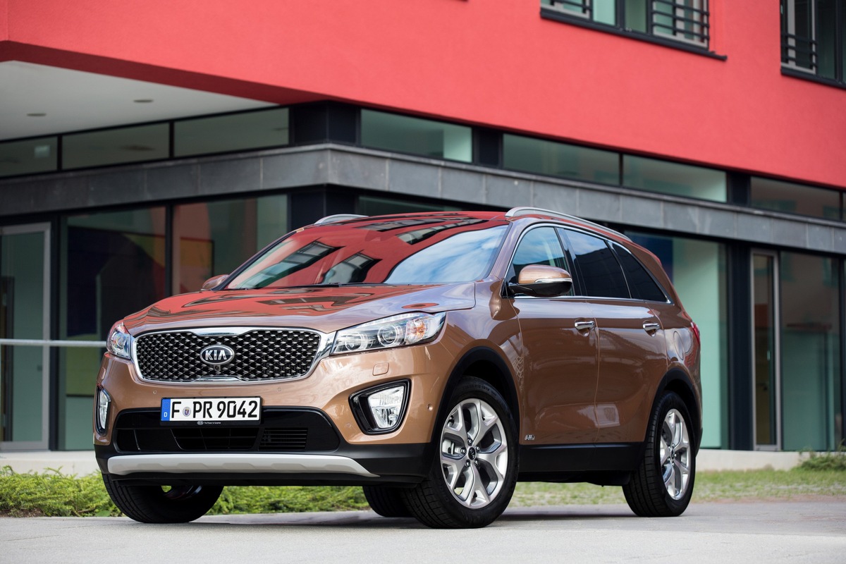 Europapremiere: Kia präsentiert in Paris neuen Sorento* / Dritte Generation des Erfolgs-SUVs mit dynamisch-elegantem Design / Mehr Fahrkomfort, agileres Handling und höheren Aufprallschutz (FOTO)