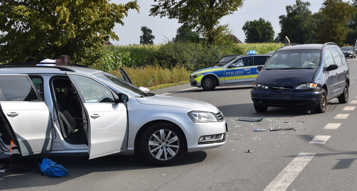 POL-HF: Verkehrsunfall mit Personenschaden -
Zusammenstoß beim Überholen