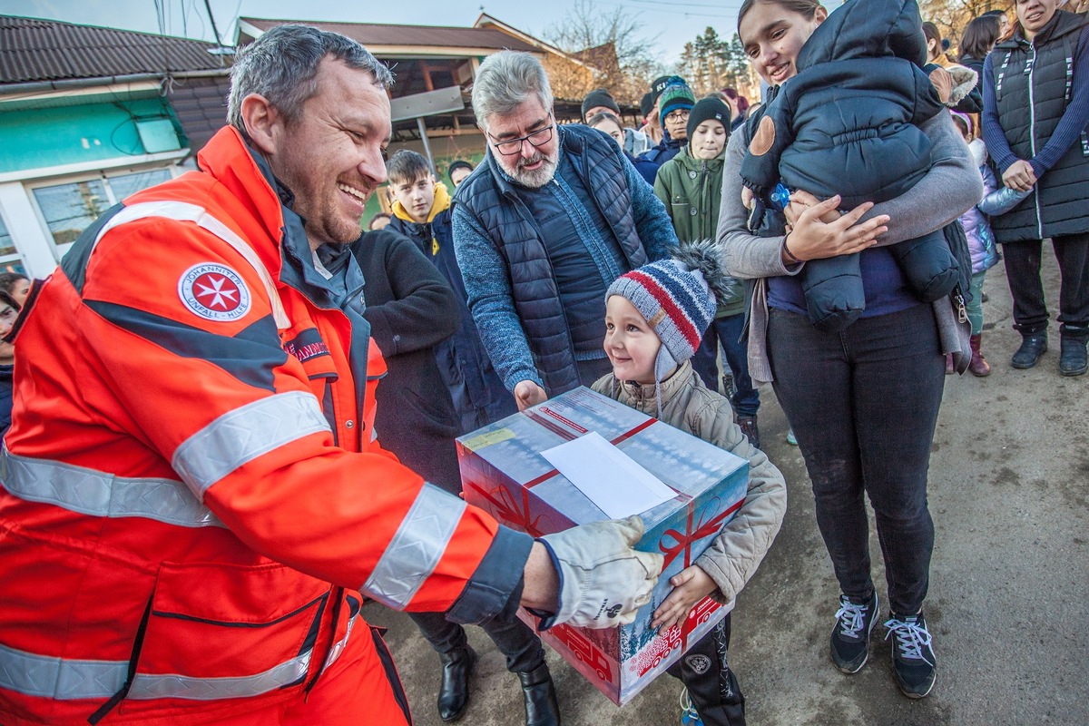 Große Dankbarkeit / Pakete des Johanniter-Weihnachtstruckers in den Zielländern verteilt, Packaktionen organisiert