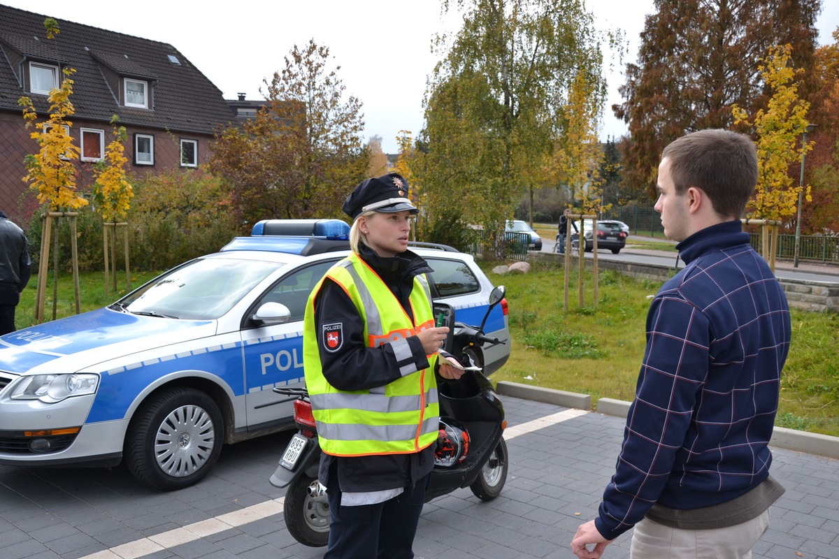 POL-HOL: Schwerpunktkontrolle in Sachen Alkohol und Drogen im Straßenverkehr: Fünf Fahrten unter Einfluss berauchender Mittel festgestellt - 18 Beamte im Einsatz / 116 Fahrzeugführer überprüft -