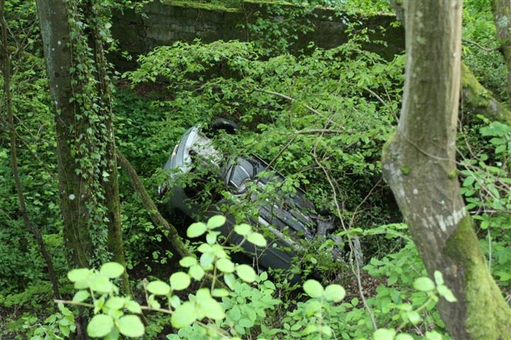 POL-PDKL: Nach Beinahe Kollision in Böschung überschlagen