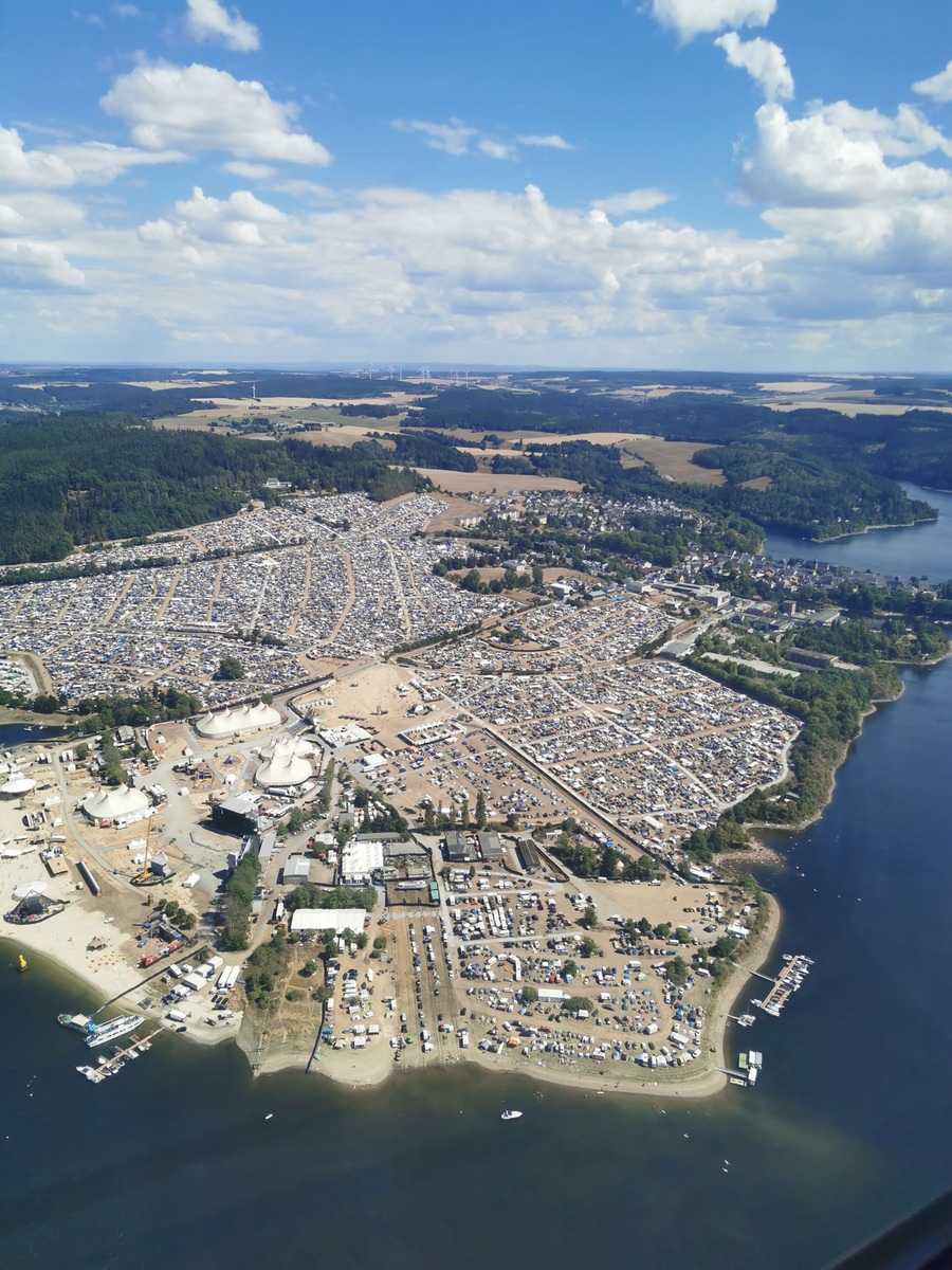 LPI-SLF: SMS-Festival offiziell eröffnet: Friedliche Besucher und lediglich kleinere Vorkommnisse