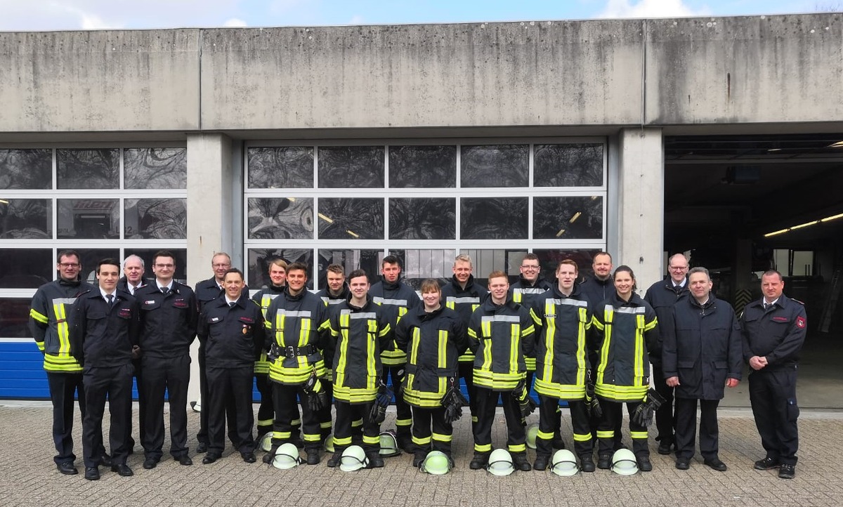 FW-WRN: 11 Kameradinnen und Kameraden der Freiwilligen Feuerwehr Werne haben die gemeinsame Modulausbildung 1 &amp; 2 mit Erfolg bestanden