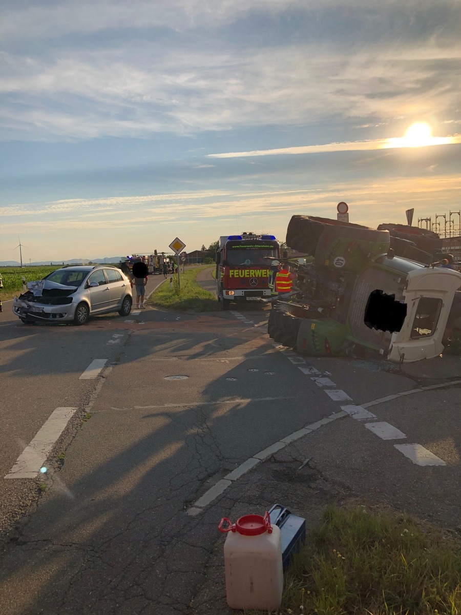 POL-PDLD: Ottersheim bei Landau - Traktor bei Unfall umgekippt