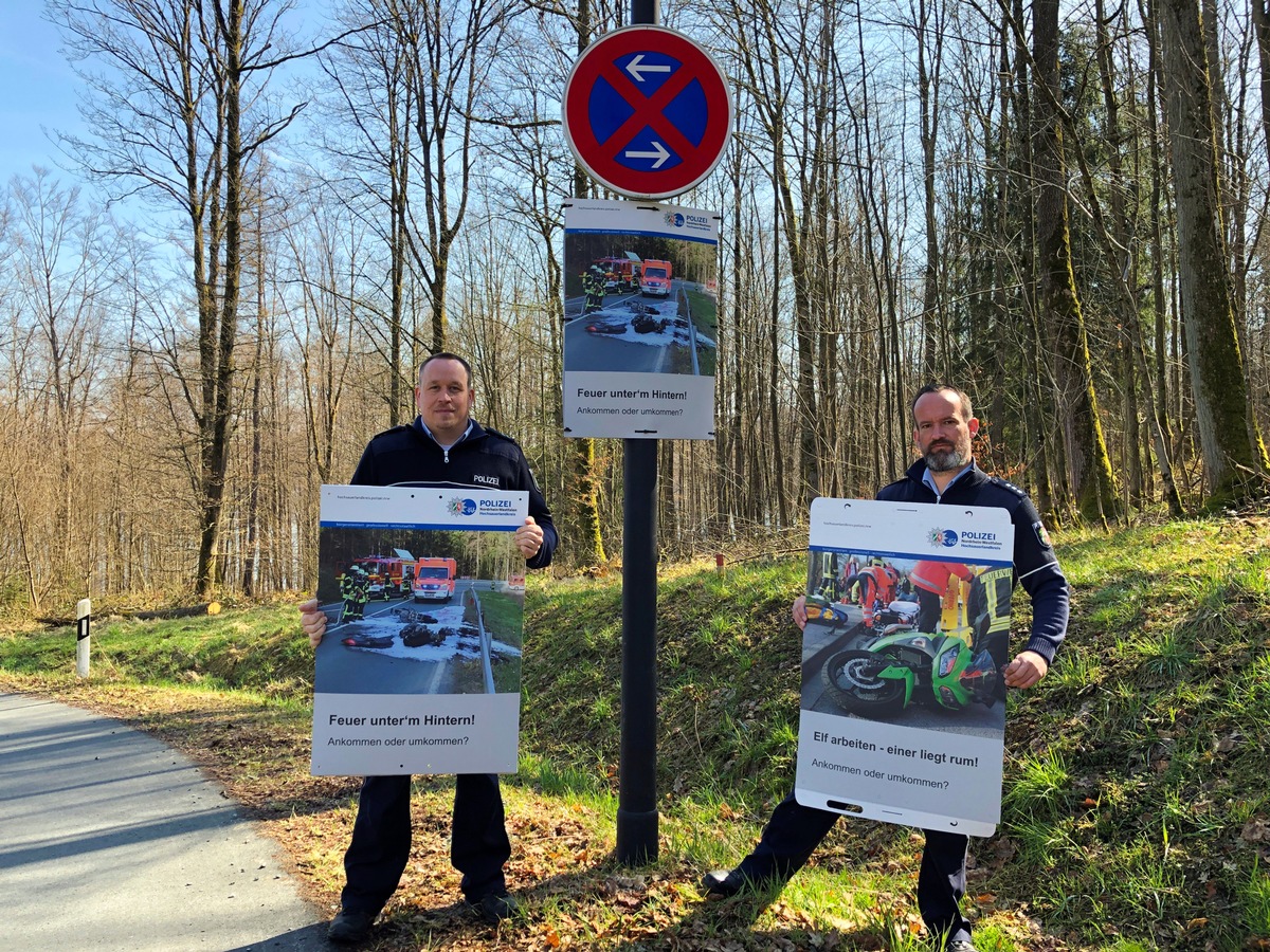 POL-HSK: Start in die Motorradsaison - Plakataktion der Kreispolizeibehörde Hochsauerlandkreis