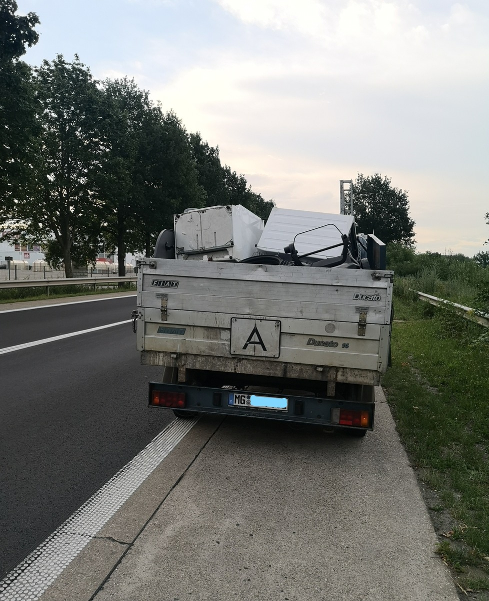 POL-MG: Außergewöhnliche Verkehrskontrolle auf der L390