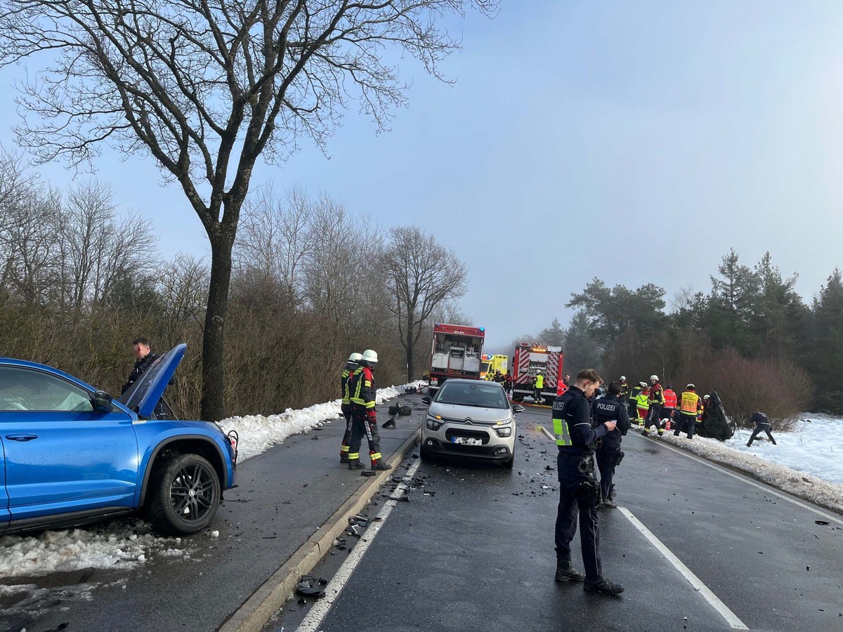 POL-AC: Schwerer Unfall in der Eifel - Frau und Mann schwer verletzt